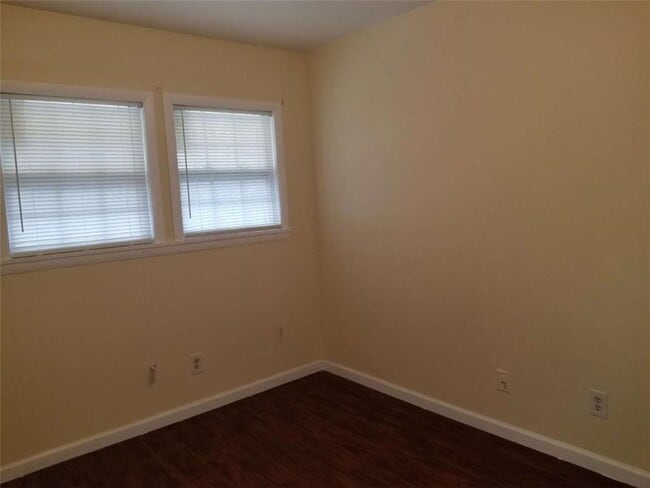 Building Photo - 100 Chalfont Dr