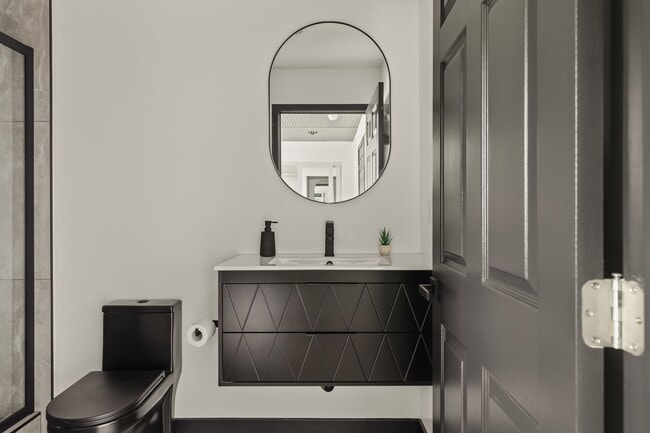 Building Photo - 10773 Ashton Ave