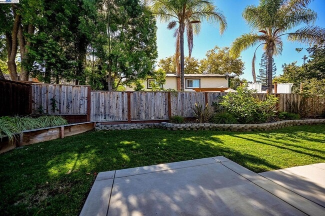 Building Photo - 2270 Bromfield Ct