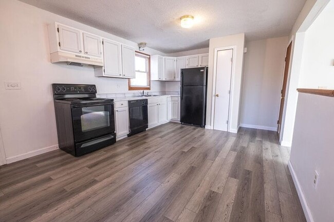 Building Photo - 54 Price St