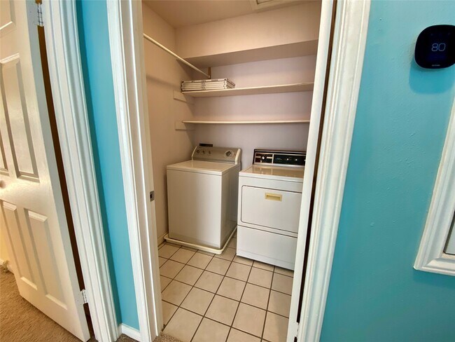 Building Photo - 2478 Bering Dr