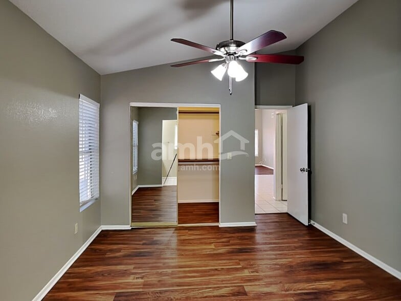 Building Photo - 8655 N 107th Dr