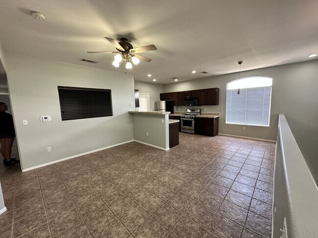 Building Photo - Summerlin Stunner!!