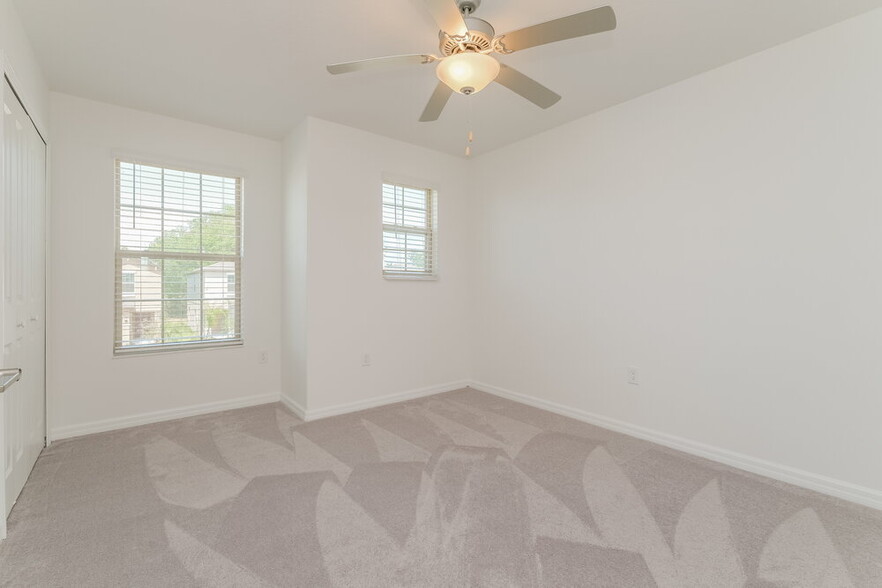 Building Photo - 7337 Spring Snowflake Ave