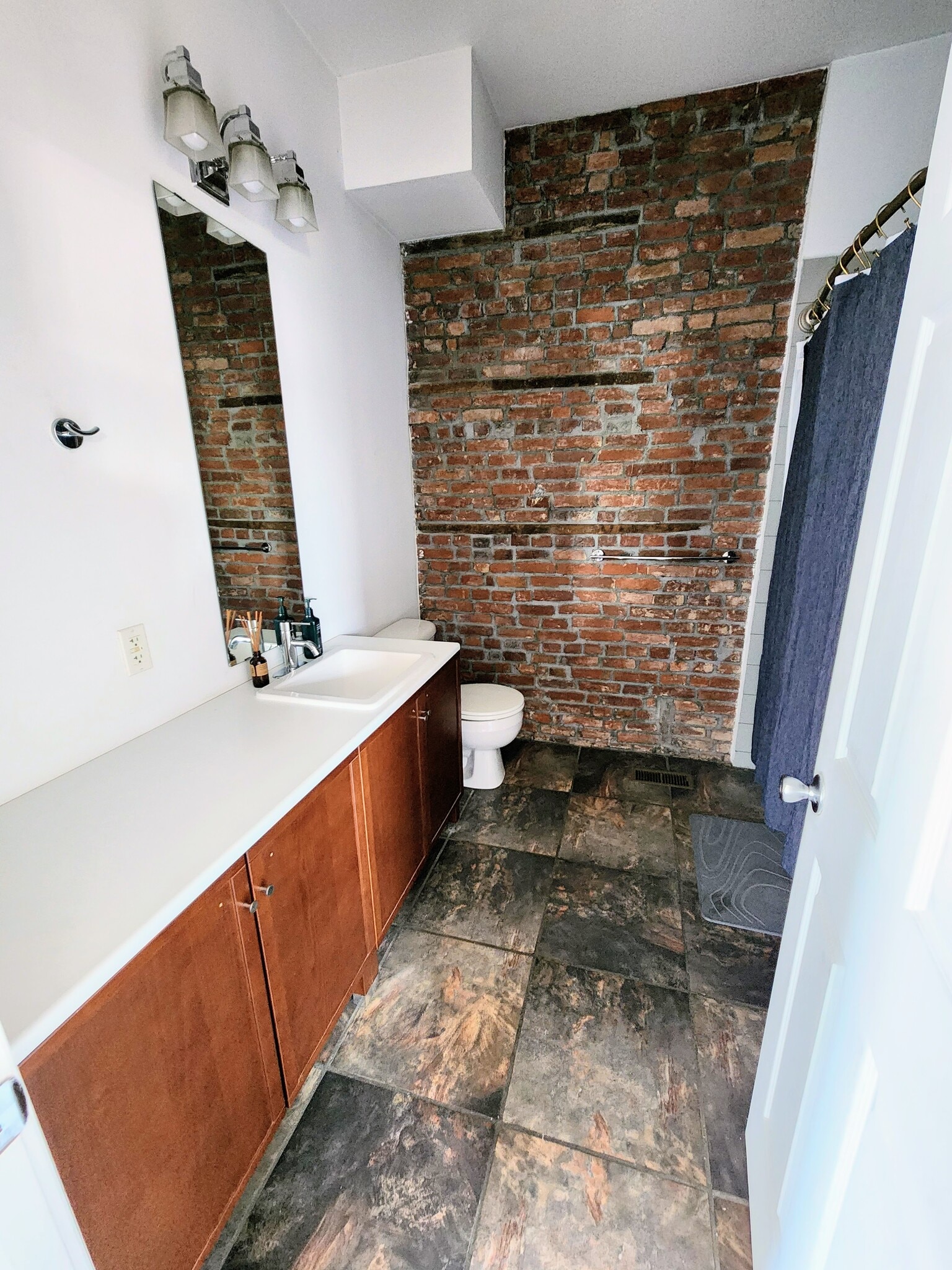 Building Photo - 158 48th St