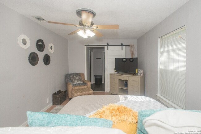 Building Photo - 611 Brunswick Blvd