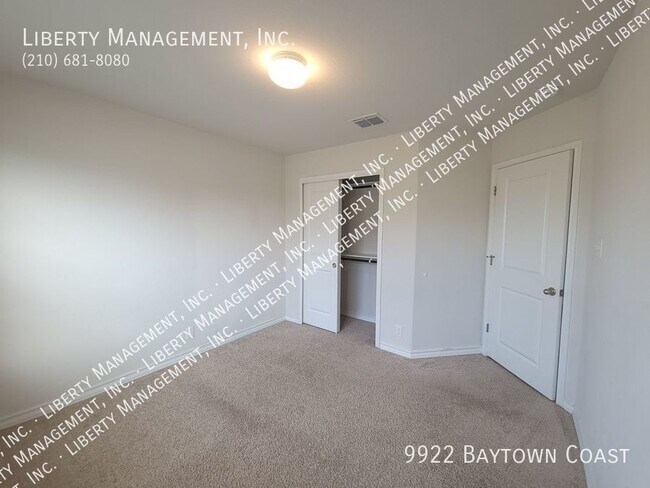 Building Photo - Charming One- Story Home On a GREENBELT LO...