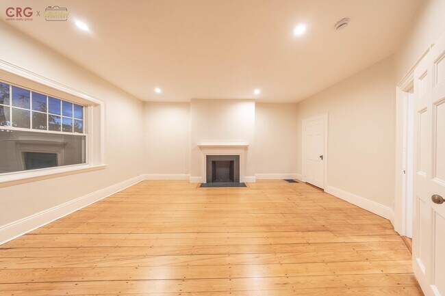 Building Photo - 1726 Beacon St