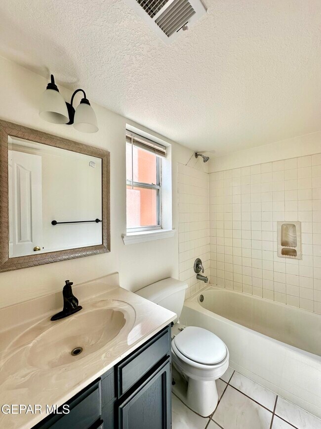 Building Photo - 12277 Red Sun Dr