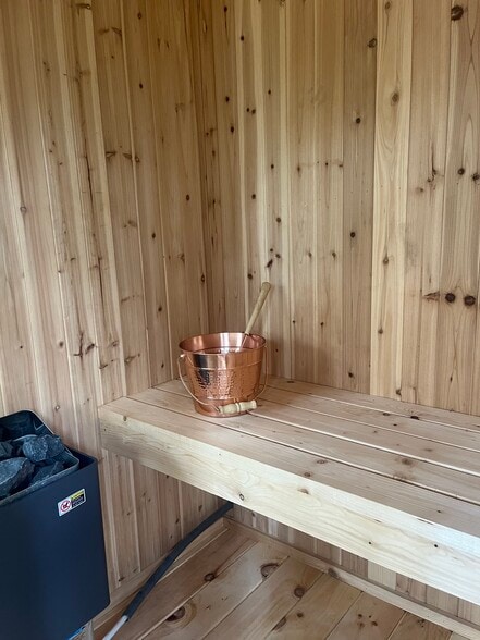 Building Photo - 402 E North St