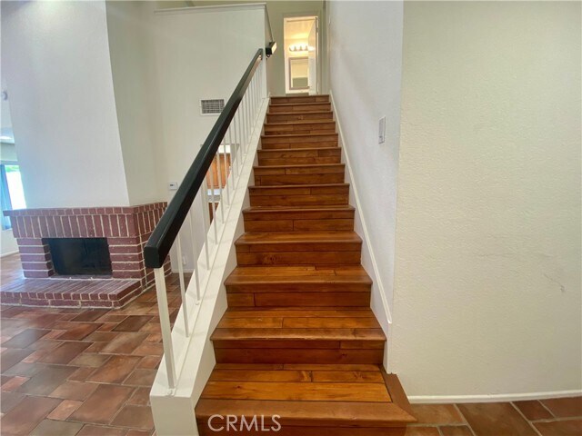 Building Photo - 809 Creekside Dr