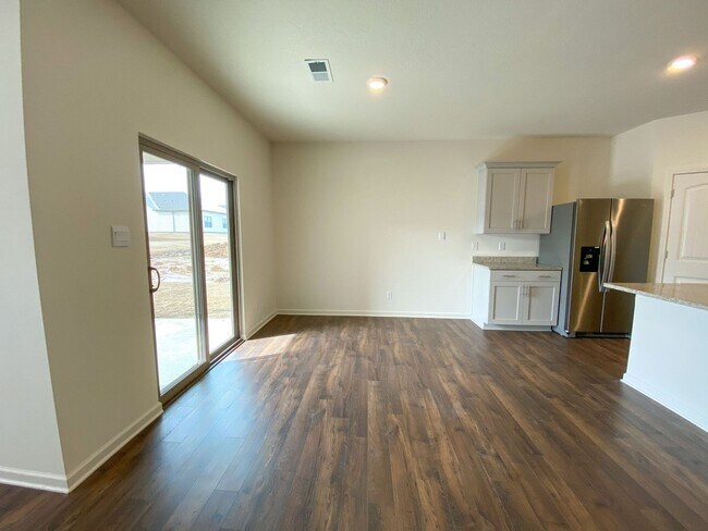 Building Photo - 135 Driftwood Lp