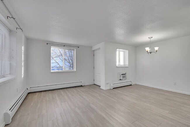 Building Photo - $1,375.00  - 2 Bedrooms, 1 Bathroom, Condo in Denver with Cozy Carpet!