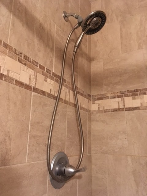Shower detail - 1139 Belvedere St