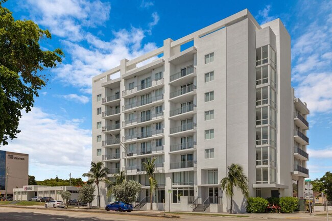 Building Photo - 1710 SW 27th Ave