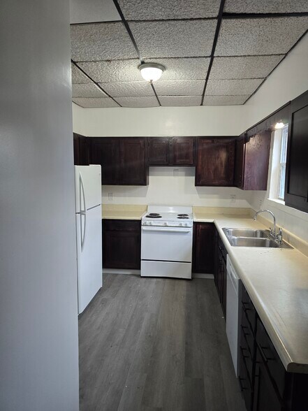 Kitchen - 1508 Woodmont Ave