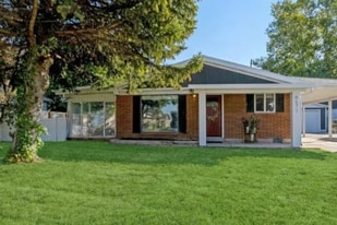 Building Photo - 4671 S Green Valley Dr