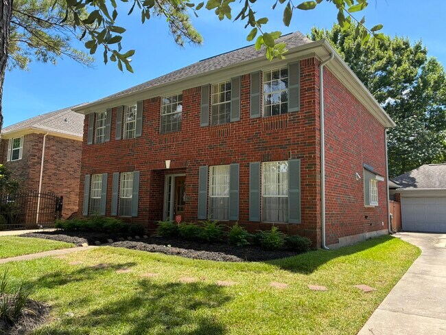 Building Photo - 4635 Meadow Green Dr
