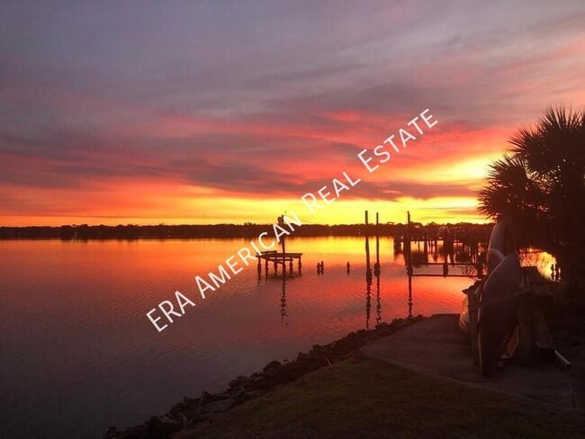 Building Photo - 726 Eglin Pkwy NE