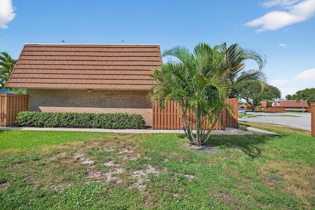 Building Photo - 3900-3900 County Line Rd