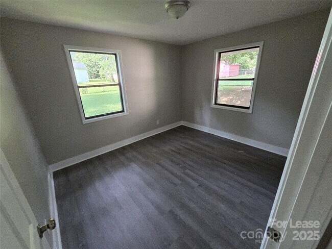 Building Photo - 2720 Englehardt St