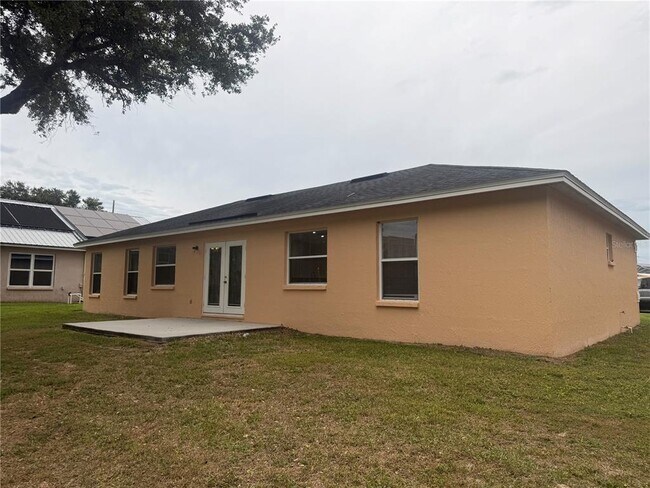 Building Photo - 620 Reflections Loop W