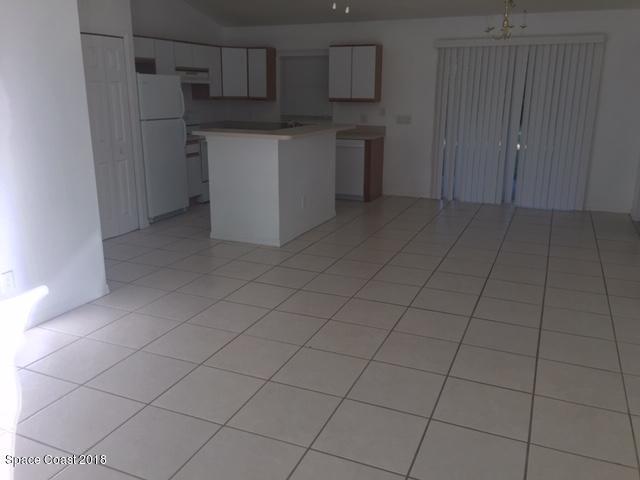 Building Photo - 511 Jewell St SE