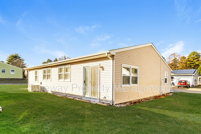 Building Photo - 49 Westport Dr