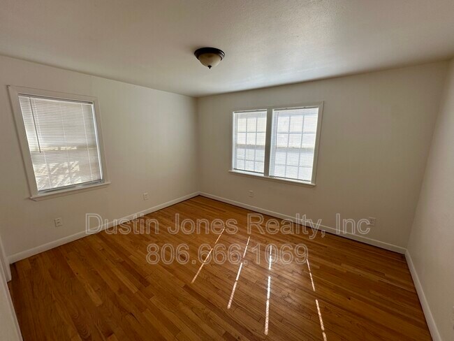 Building Photo - 1516 37th St