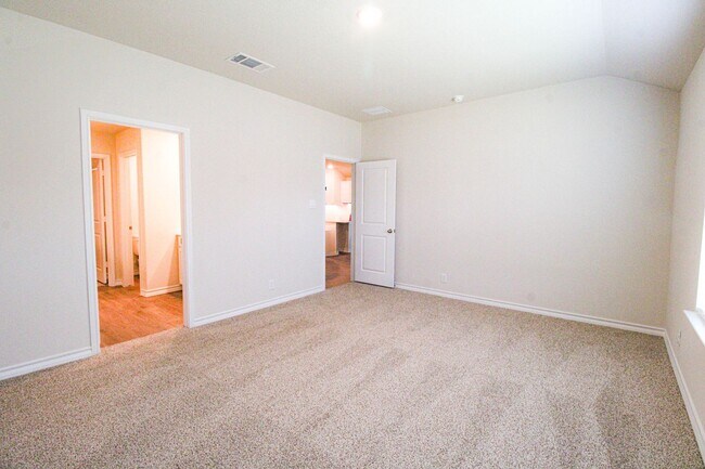 Building Photo - 21143 Gravel St