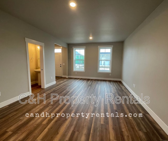 Building Photo - 6077 Northstead Ave