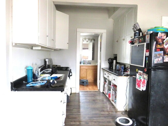 Building Photo - 105 N State St