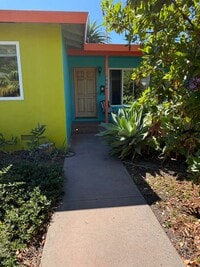 Building Photo - Lovely West side Charmer