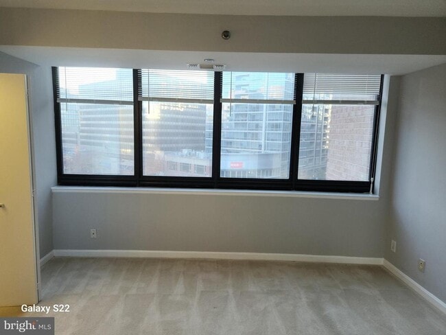 Building Photo - 1805 Crystal Dr