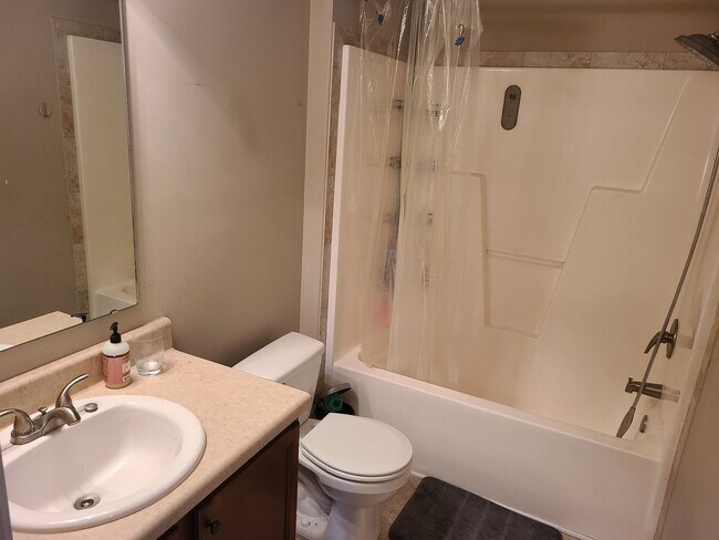 Building Photo - 4 Bedroom 2.5 Bath unfurnished home - Peggy's Cove Sneads Ferry