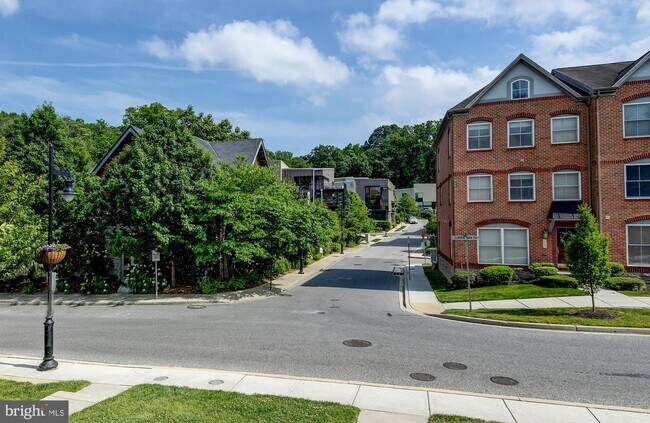 Building Photo - 2084 Clipper Park Rd