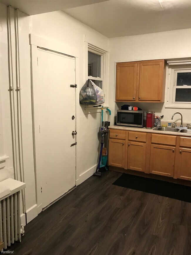 Building Photo - 3 br, 1 bath House - 200 Chesterfield Rd