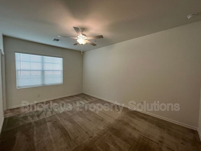 Building Photo - 265 E Balsam Dr