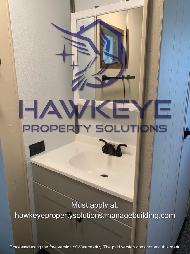 Building Photo - 530 Skyline Dr E