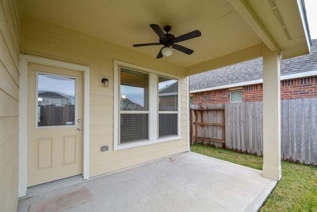 Building Photo - 20215 Stonebridge Terrace Dr
