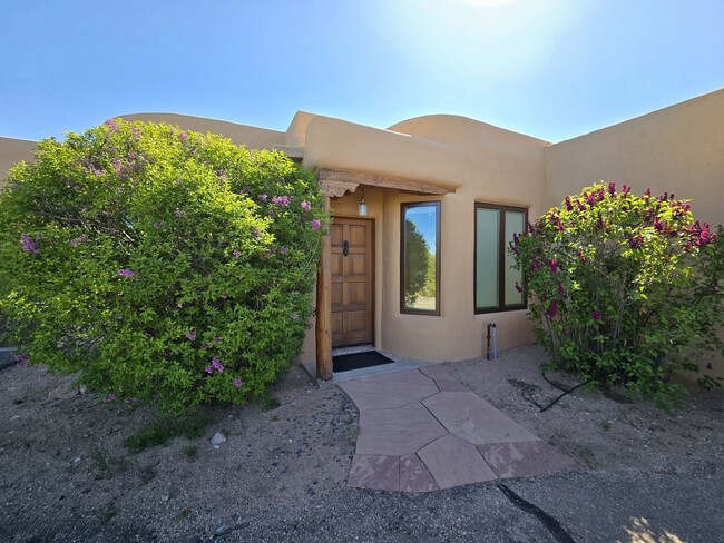 Building Photo - 76 E Wildflower Dr