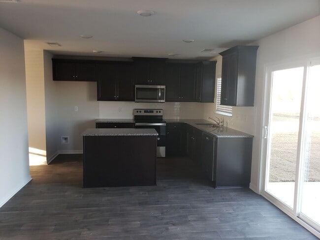 Building Photo - 2 story home in Lake Tyler