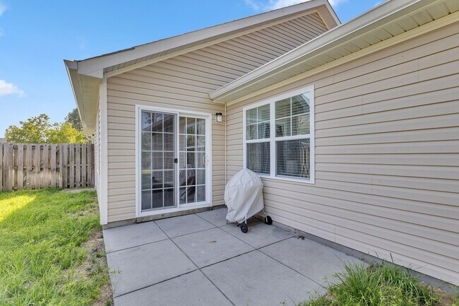Building Photo - 117 Oyster Landing Dr