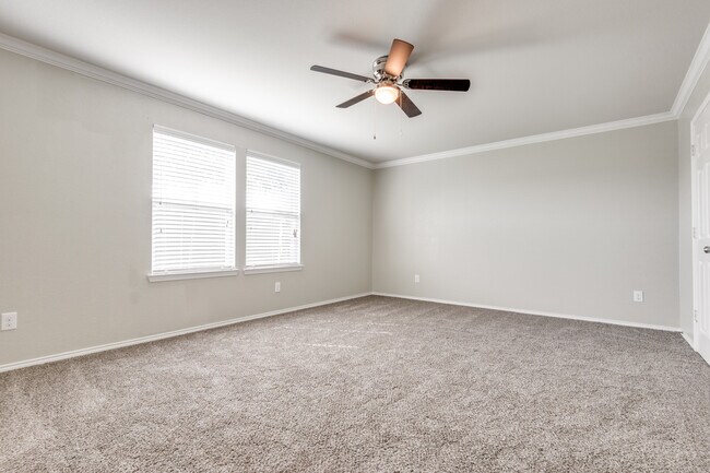 Building Photo - 1413 Lone Pine Dr