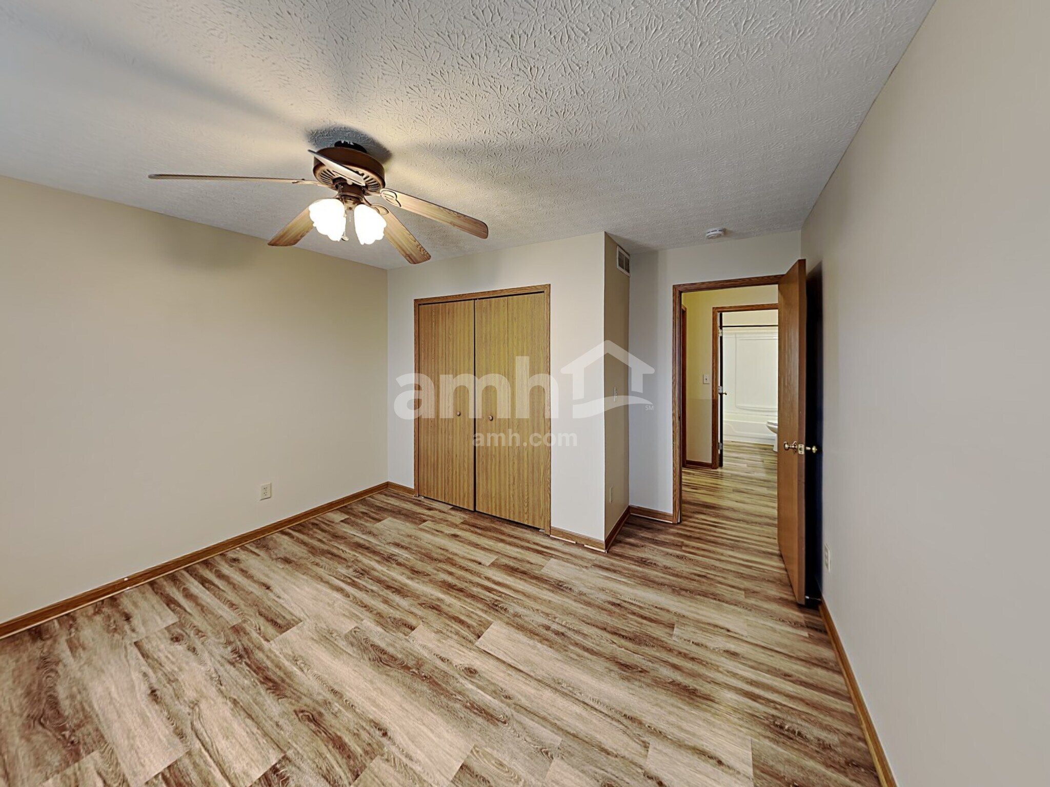 Building Photo - 3047 Hollybank Rd