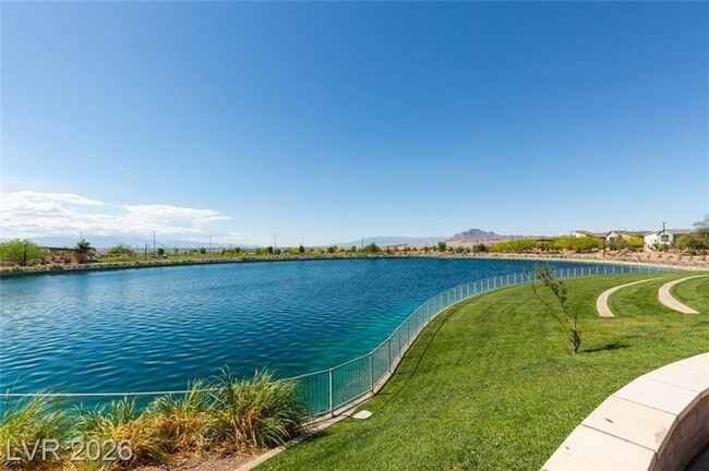 Building Photo - Spacious Henderson Townhome with Balconies and Resort Amenities