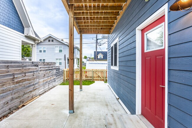 Building Photo - 1330 Marlowe Ave