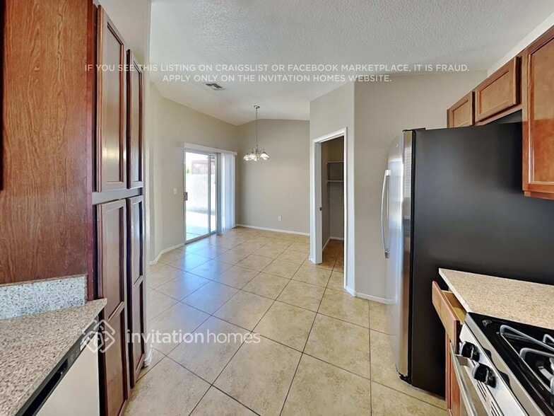 Building Photo - 5142 Green Hollow St