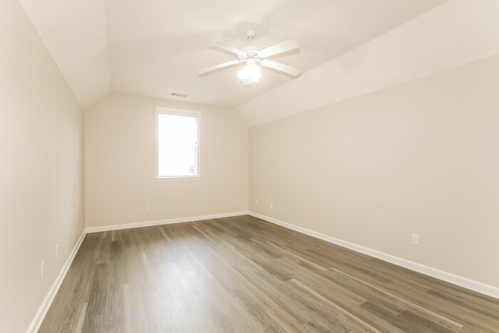 Building Photo - 1056 Grove Landing Ln