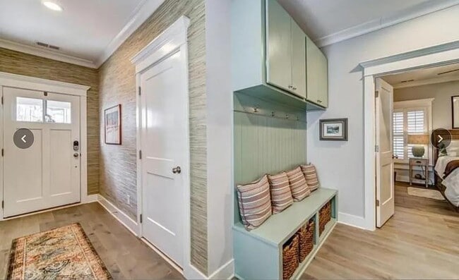 Building Photo - 830 Grove Bnd